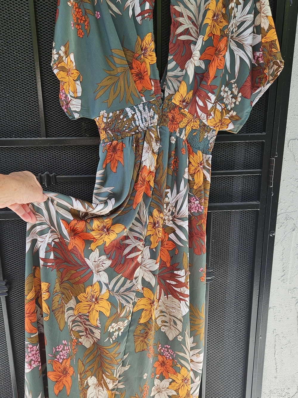 NWOT Size US 6 Showpo Aussie Floral Deep V-Neck Maxi Dress Tropical Boho - Picture 5 of 16